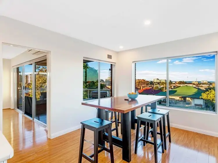 Fourth view of Homely unit listing, 4/33 Auburn Street, Wollongong NSW 2500