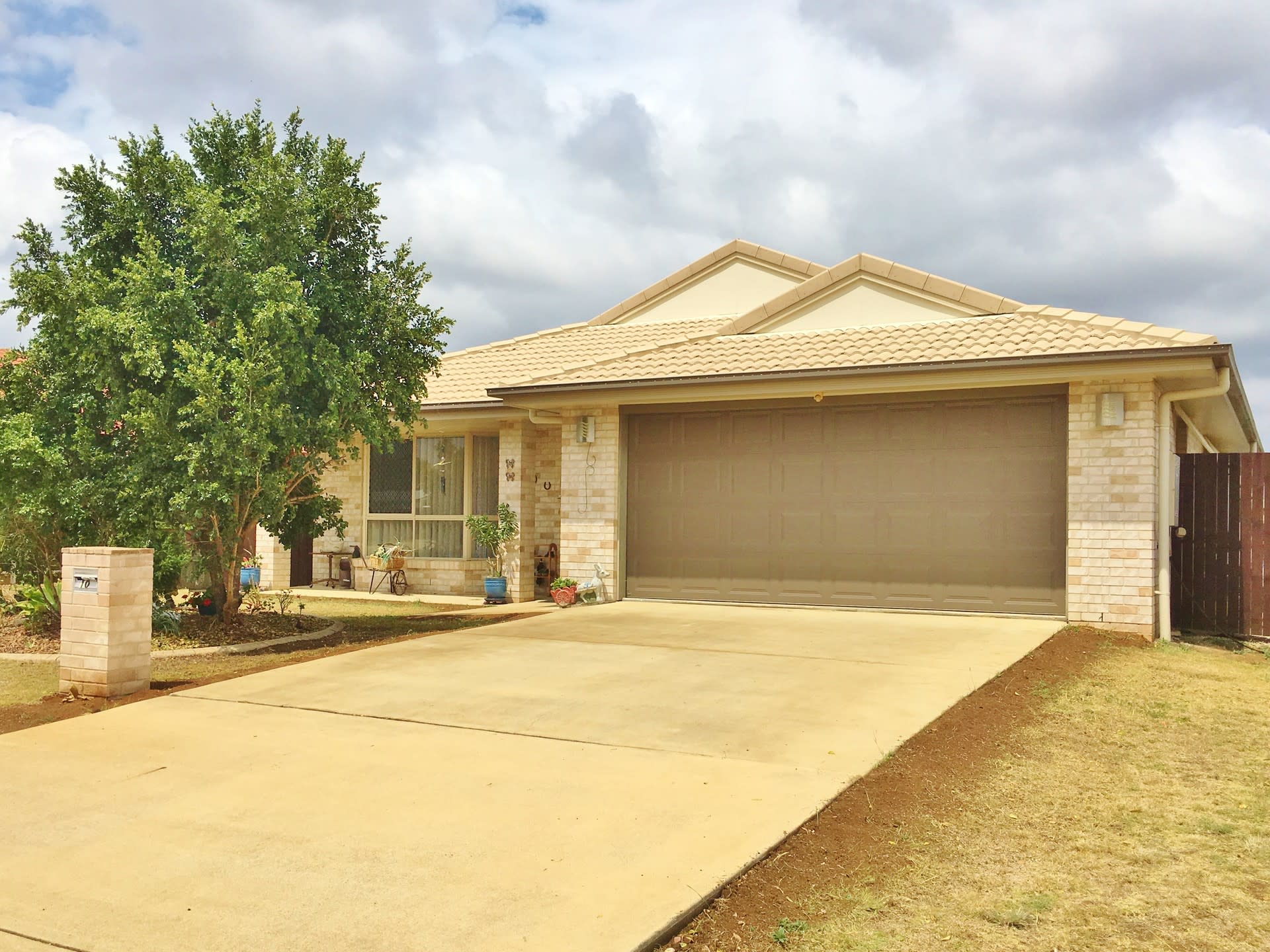 10 Oasis Drive, Kingaroy QLD 4610