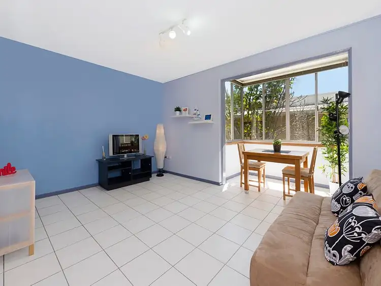 Main view of Homely unit listing, 2/70 Mitre Street, St Lucia QLD 4067