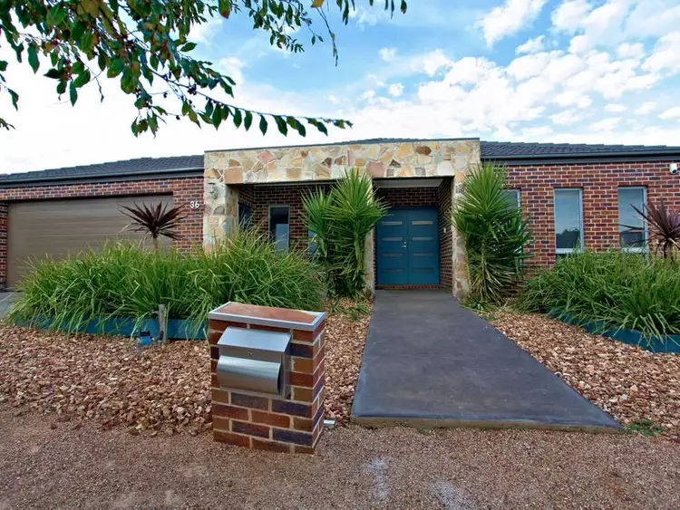 36 Jindabyne Ave, Taylors Hill VIC 3037