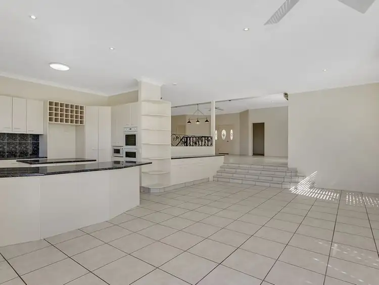 28 Ardrossan Place, Highland Park QLD 4211