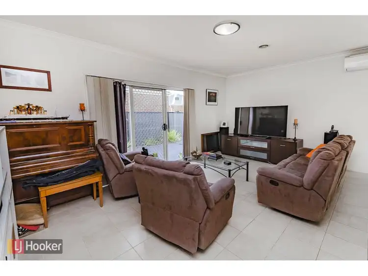 Fourth view of Homely house listing, 21 Highbury Circuit, Craigieburn VIC 3064