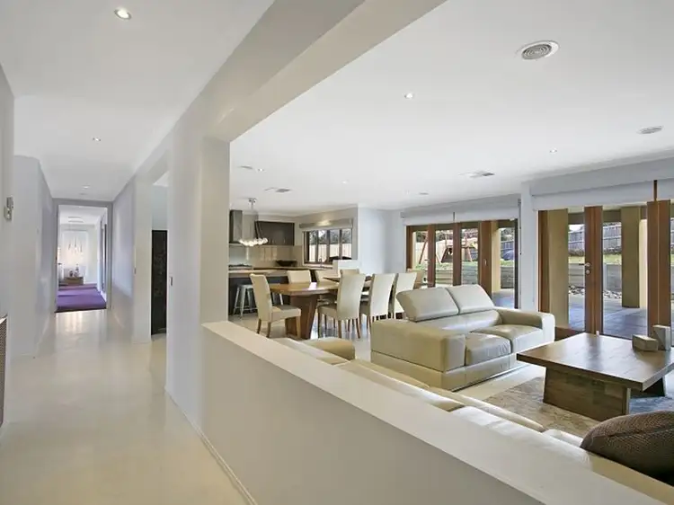 Fifth view of Homely house listing, 2 Carmelo Court, Hidden Valley VIC 3756