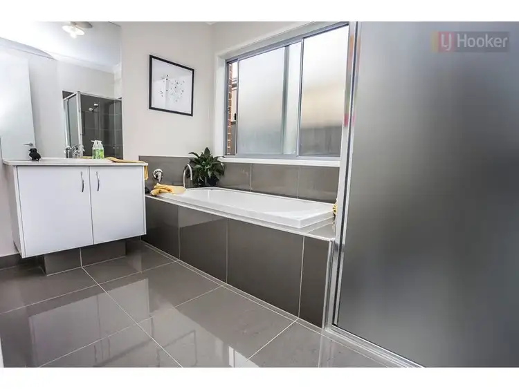 Seventh view of Homely house listing, 18 Black Wattle Road, Craigieburn VIC 3064