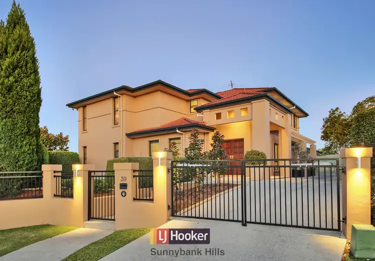 39 Eaton Place, Wishart QLD 4122