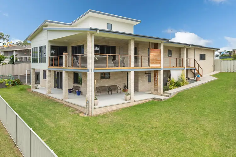 3 Hunter Place, Sunshine Bay NSW 2536