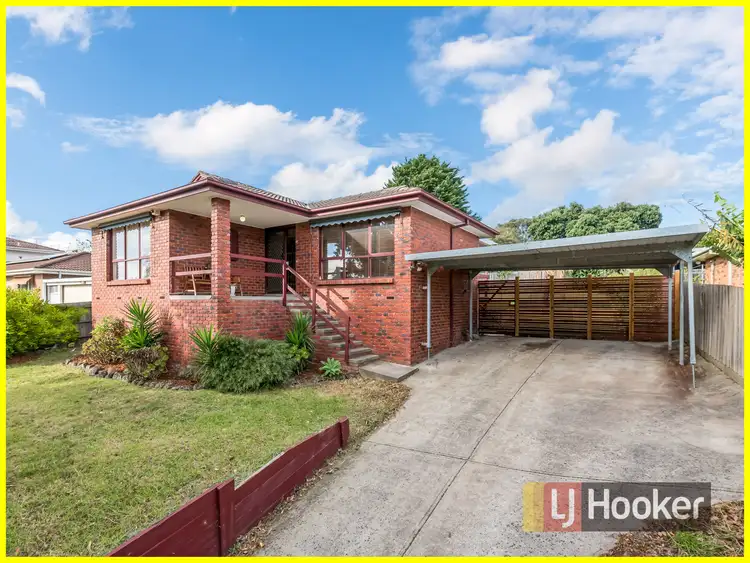 18 Sydney Parkinson Avenue, Endeavour Hills VIC 3802