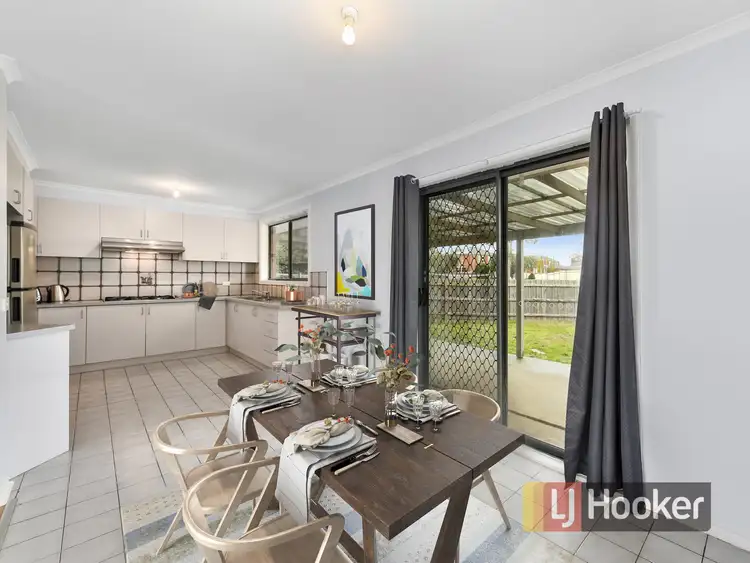 Third view of Homely house listing, 2/5 Jarrah Court, Narre Warren VIC 3805