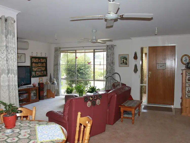 Fifth view of Homely house listing, 10 Oswald Drive, Alexandra VIC 3714