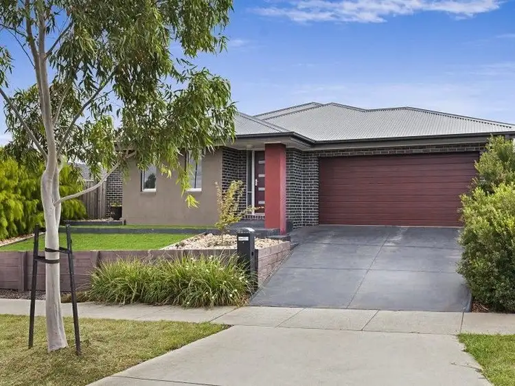 4 Spring Ridge Boulevard, Wallan VIC 3756