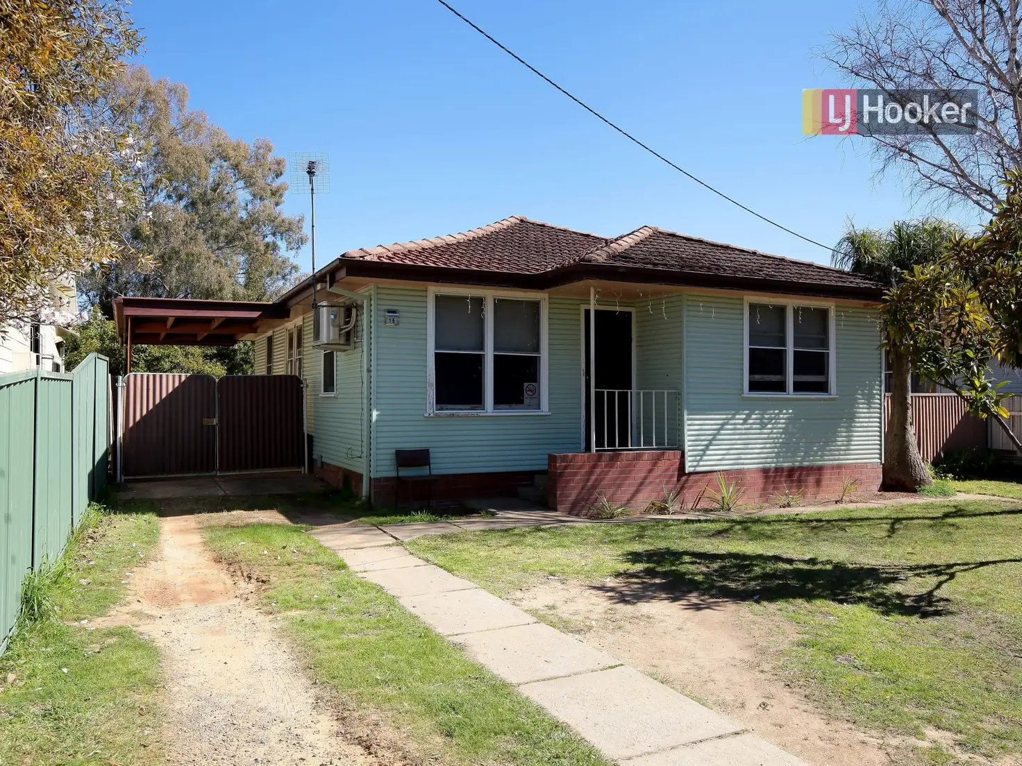 Main view of Homely house listing, 16 Tarakan Avenue, Ashmont NSW 2650
