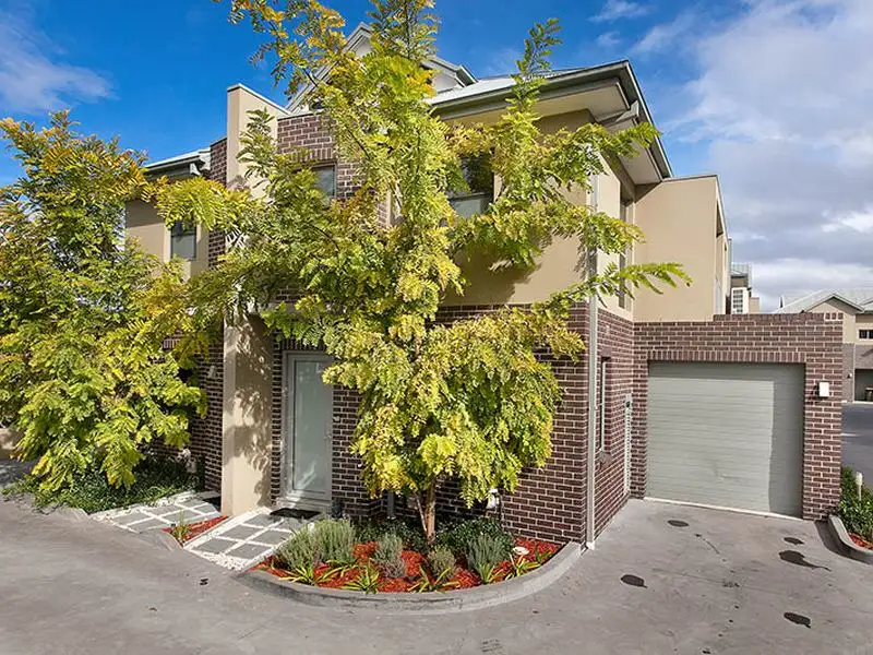 Main view of Homely townhouse listing, 1/165 President Avenue, Monterey NSW 2217