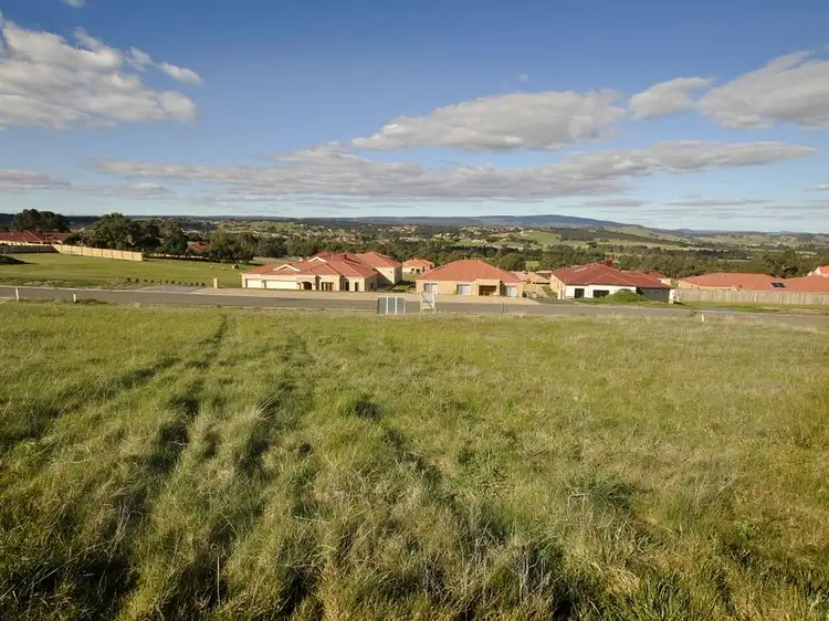5 Ritaco Way, Hidden Valley VIC 3756