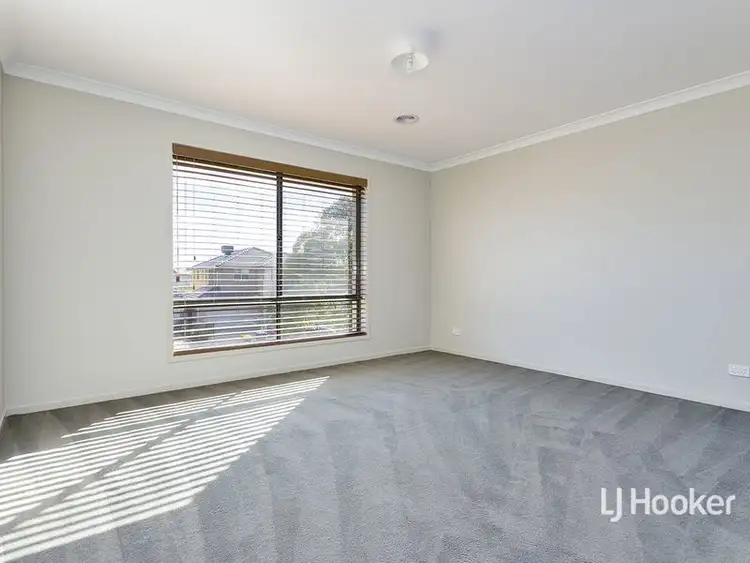 Seventh view of Homely house listing, 166 Sanctuary Lakes South Boulevard, Sanctuary Lakes VIC 3030