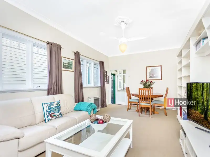 Main view of Homely house listing, 10 Lincoln Street, Dulwich Hill NSW 2203