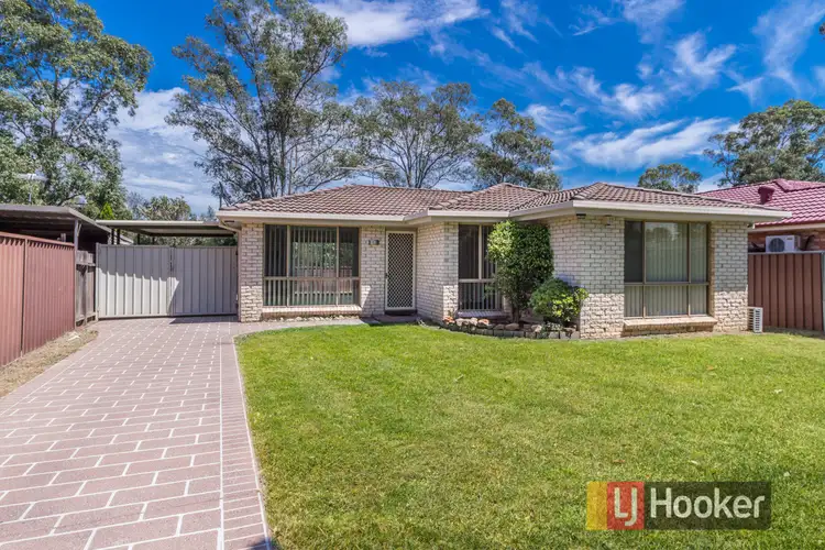 6 Dillon Place, Oakhurst NSW 2761