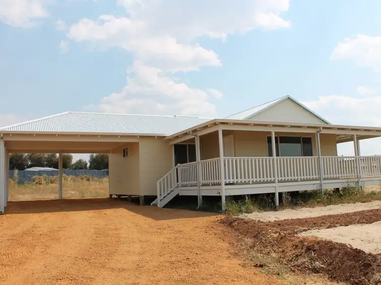 42 Red Swamp Place, York WA 6302