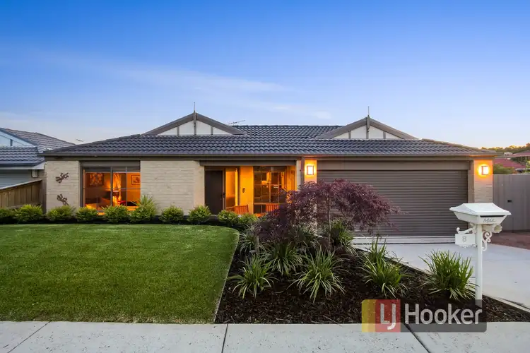 8 Sacha Drive, Pakenham VIC 3810