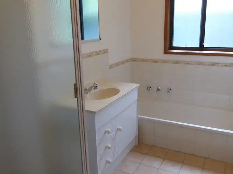 Sixth view of Homely unit listing, 1/50 Myer Street, Lakes Entrance VIC 3909