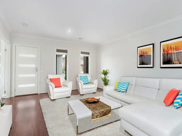 Second view of Homely house listing, 5 Penshurst Crescent, Officer VIC 3809