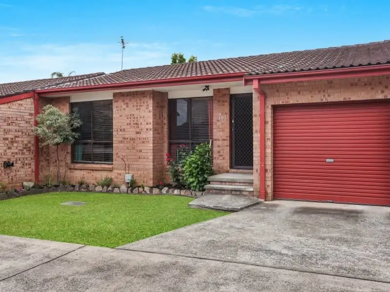 Main view of Homely villa listing, 10/3-5 First Avenue, Macquarie Fields NSW 2564