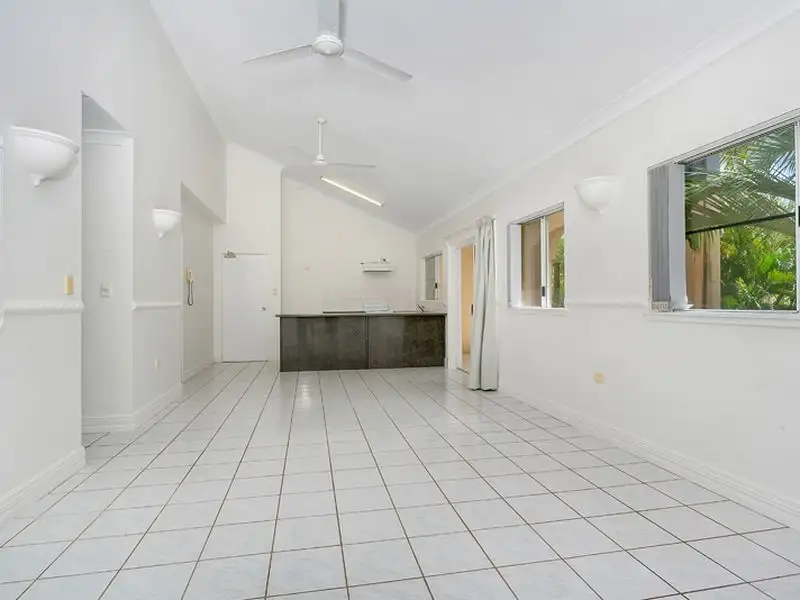 Main view of Homely unit listing, 8/11 Springfield Crescent, Manoora QLD 4870