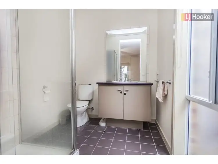 Fifth view of Homely house listing, 5 Pinehurst Rise, Craigieburn VIC 3064