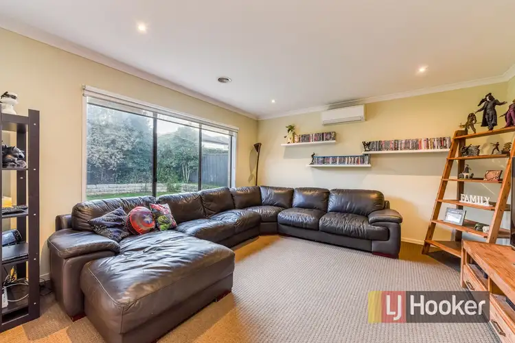 Seventh view of Homely house listing, 9 Platt Close, Pakenham VIC 3810