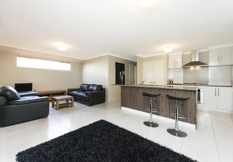 2/458 Kalamunda Road, High Wycombe WA 6057