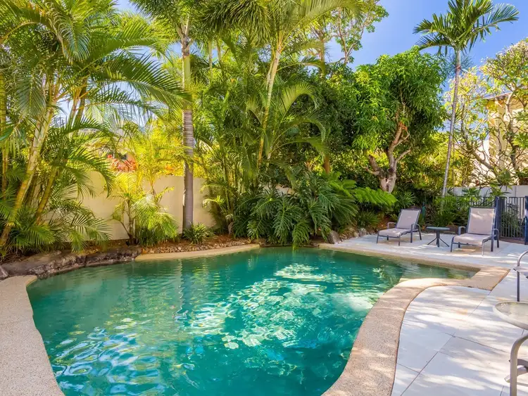 39 Cronin Avenue, Main Beach QLD 4217