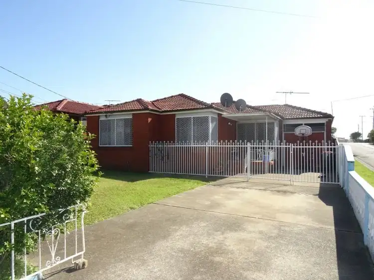 1 Evans Street, Fairfield Heights NSW 2165