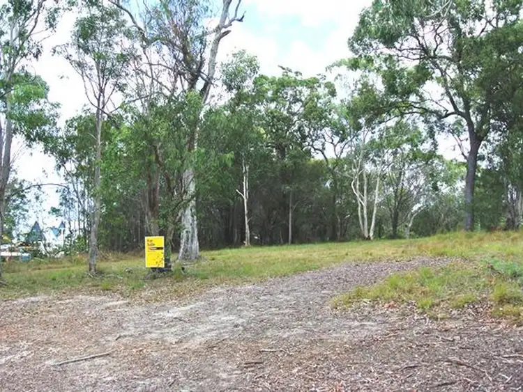 32 Cathy Street, Macleay Island QLD 4184