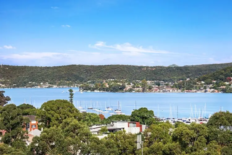 4/3 Joseph Lloyd Close, Gosford NSW 2250