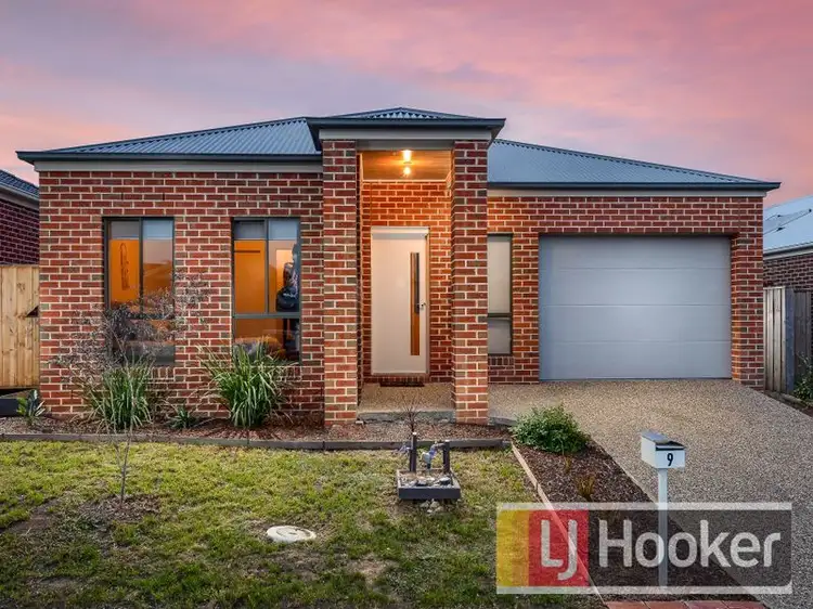 9 Flinders Park Drive, Officer VIC 3809
