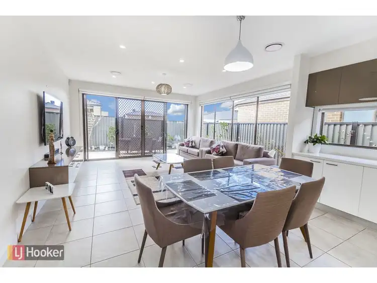 Fifth view of Homely house listing, 25 Mountleigh Circuit, Craigieburn VIC 3064