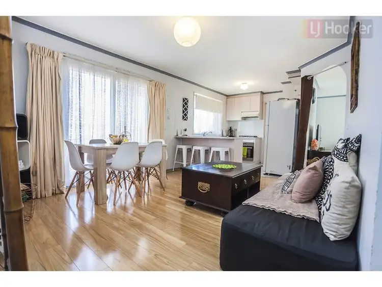 Fifth view of Homely house listing, 11 Wattle Close, Meadow Heights VIC 3048