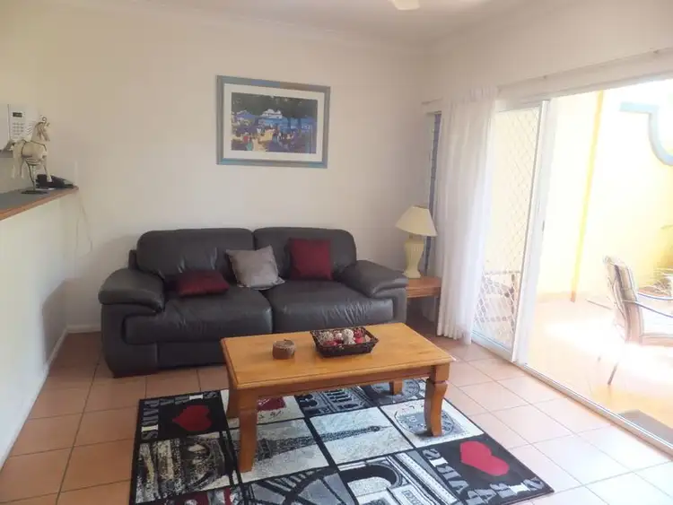 2/61 Sims Esplanade, Yorkeys Knob QLD 4878