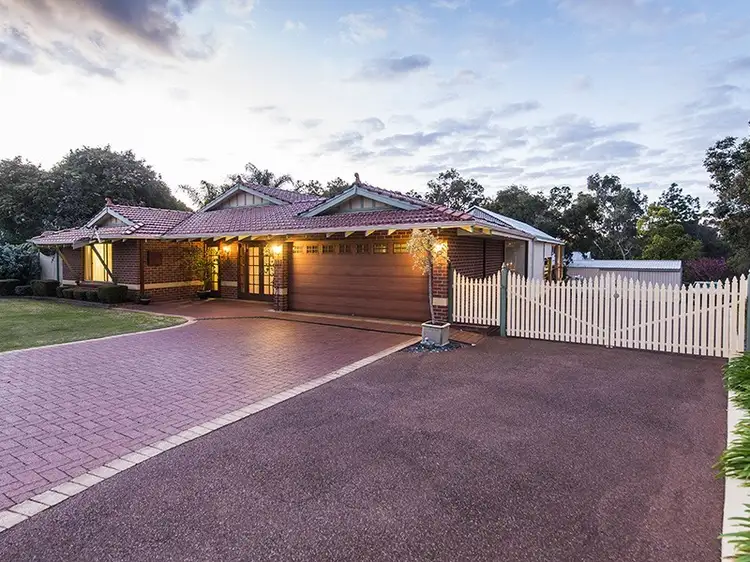 39 Warlingham Drive, Lesmurdie WA 6076