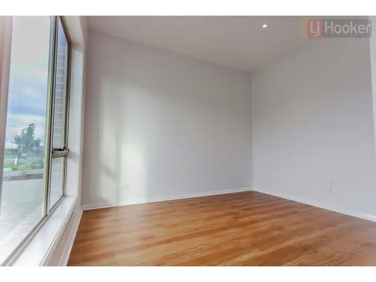 Fifth view of Homely townhouse listing, 7 Dashing Rd, Craigieburn VIC 3064