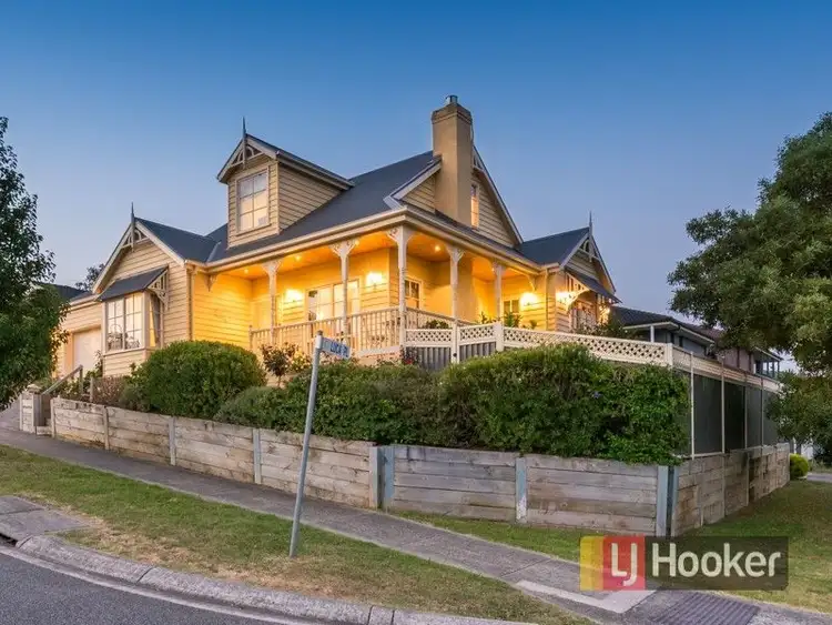 16 Ash Crescent, Pakenham VIC 3810