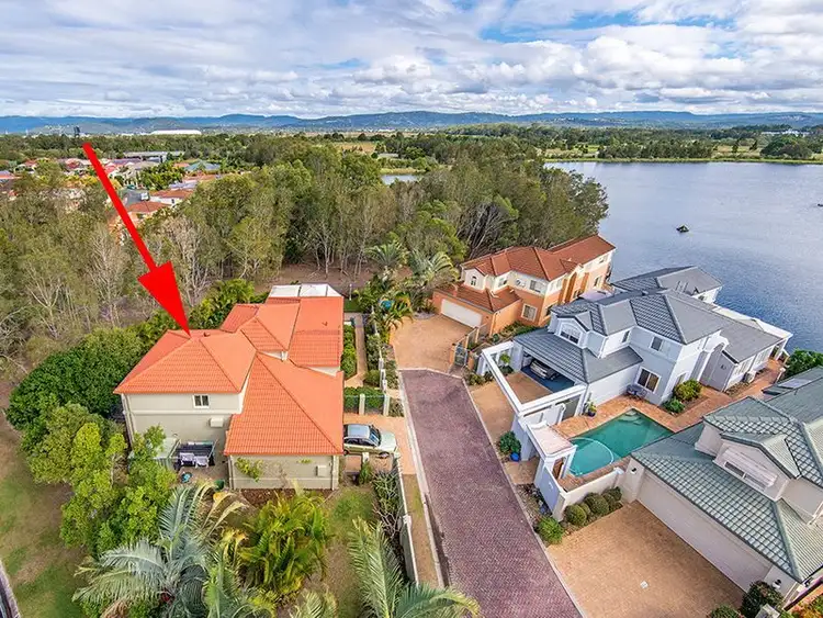 2 Sternway Place, Clear Island Waters QLD 4226