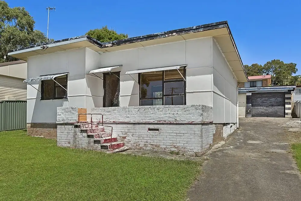 Main view of Homely house listing, 10 Sabrina Avenue, Bateau Bay NSW 2261