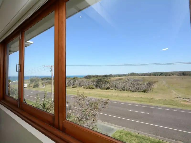 Main view of Homely unit listing, 3/12-14 Pacific Street, Wallabi Point NSW 2430