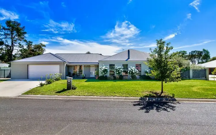 56 Champions Drive, Albury NSW 2640