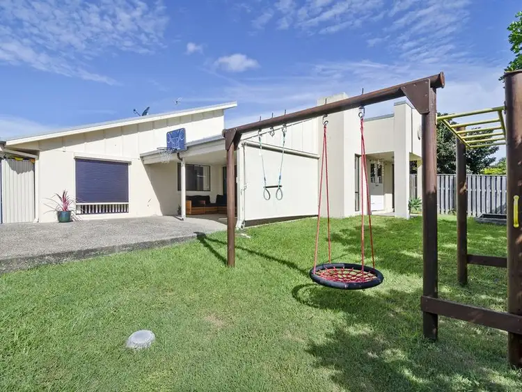 9 Tennant Street, Pacific Pines QLD 4211