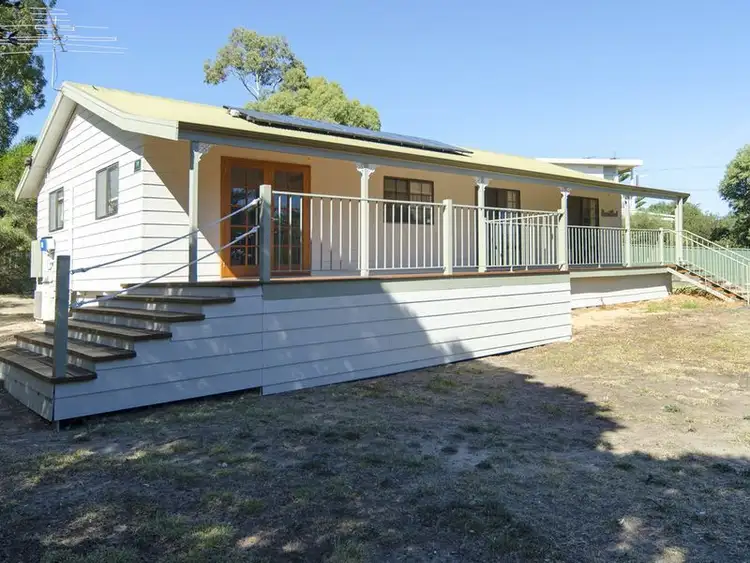 14 Lakeside Ave, Clayton Bay SA 5256