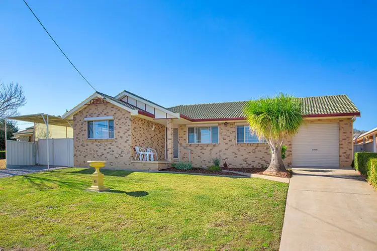 82 Glengarvin Drive, Tamworth NSW 2340