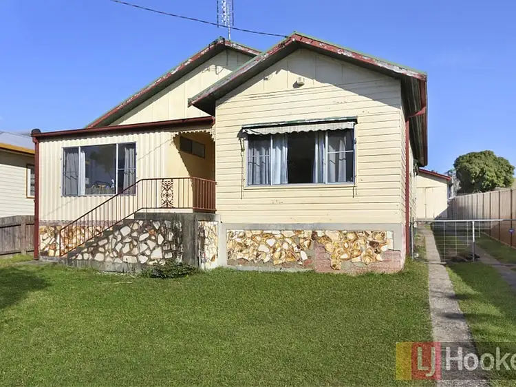 19 Nicholson Street, South Kempsey NSW 2440