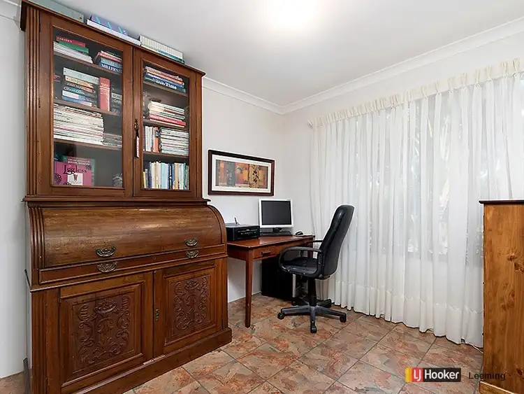 Sixth view of Homely house listing, 2 Cluelow Rise, Leeming WA 6149