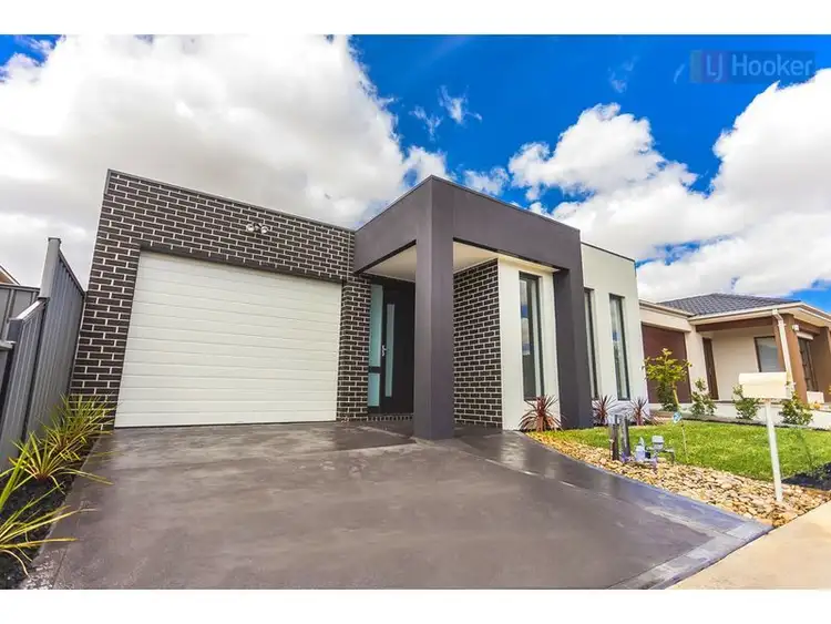 Fifth view of Homely house listing, 23 Viewmont Avenue, Craigieburn VIC 3064